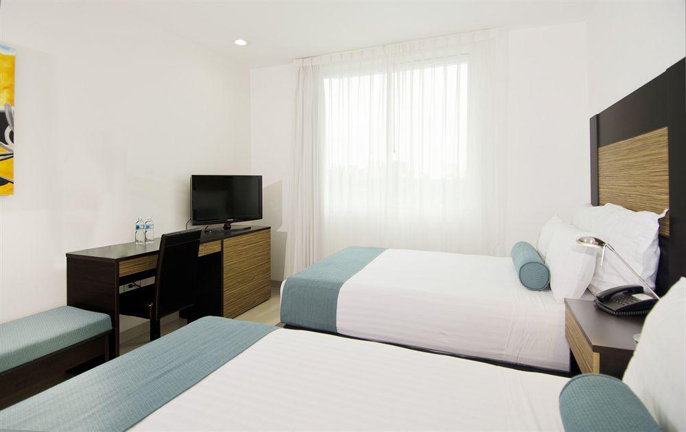 Wyndham Garden Silao Bajio Aeropuerto Otel Dış mekan fotoğraf