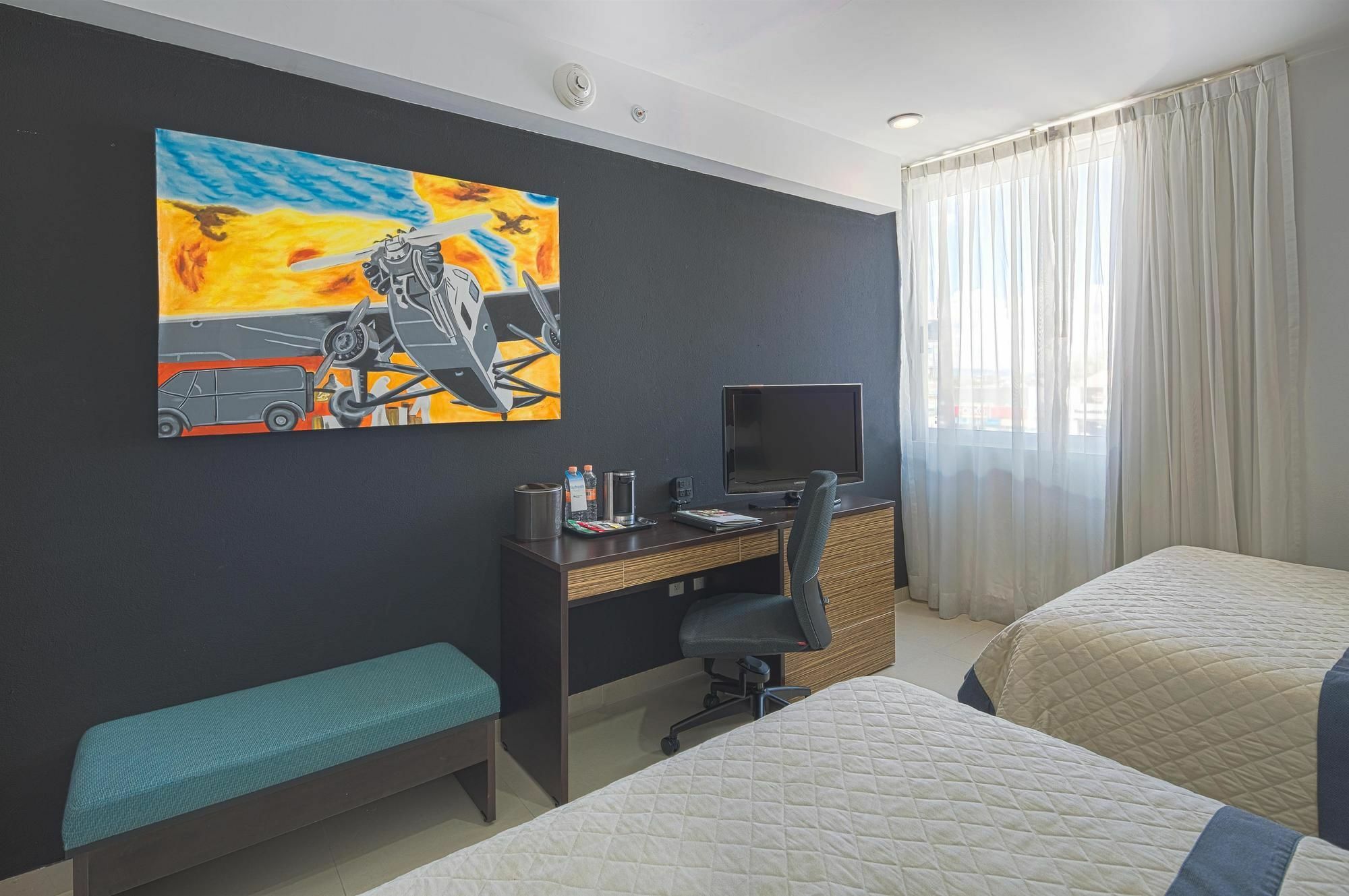 Wyndham Garden Silao Bajio Aeropuerto Otel Dış mekan fotoğraf